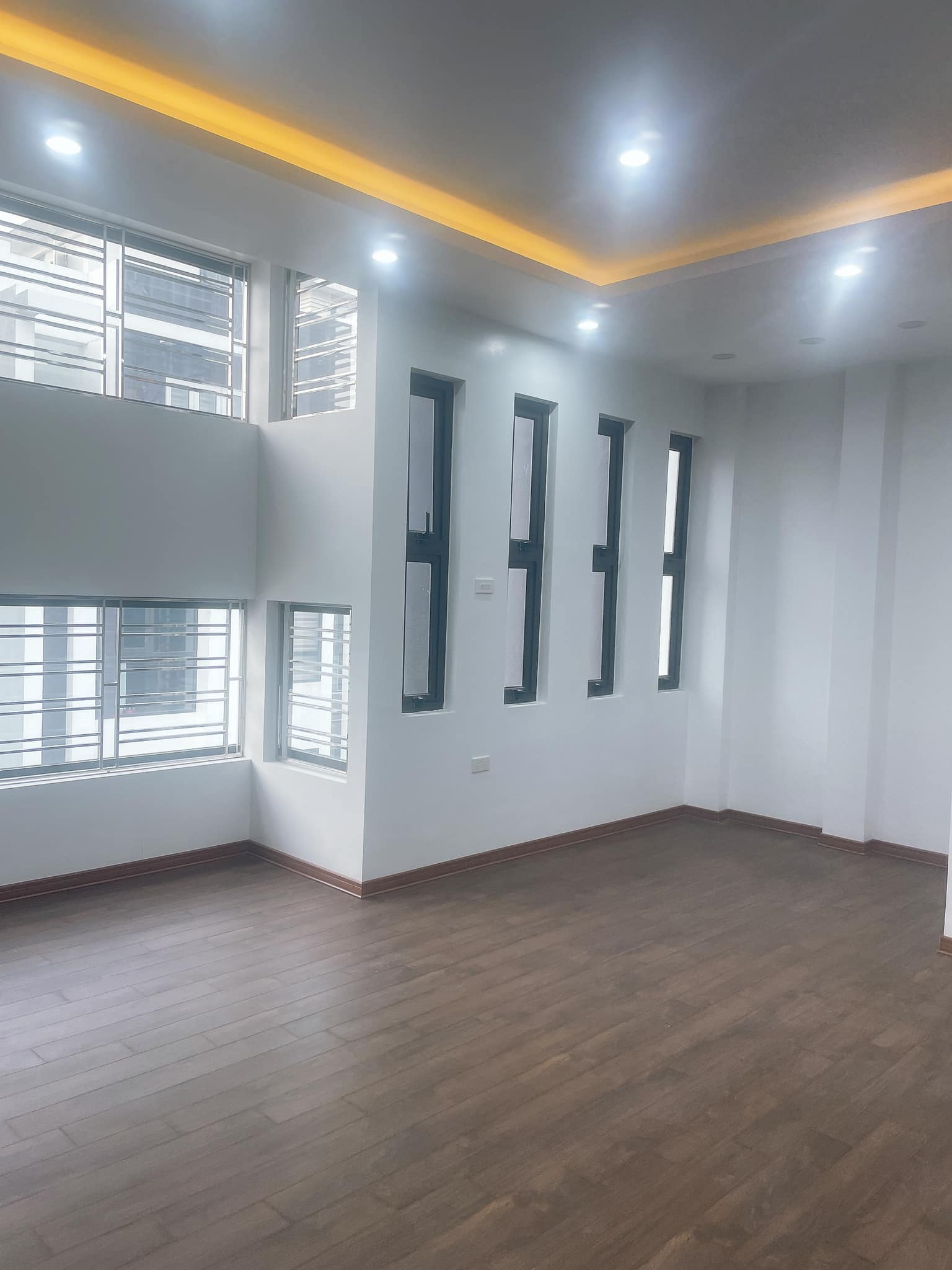 Cần bán căn nhà 5 tầng xây mới xịn xò TĐC Đồng Cái Hòm - ngay đường Lê Hồng Phong tuyến đường đẹp nhất Hải Phòng